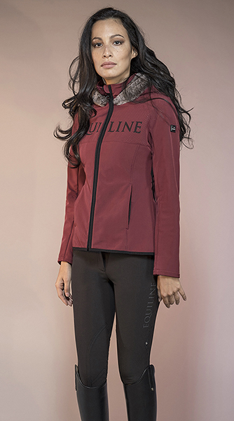 Veste imperméable grenat avec capuche en fourrure synthétique pour femme modèle Elly - Equiline