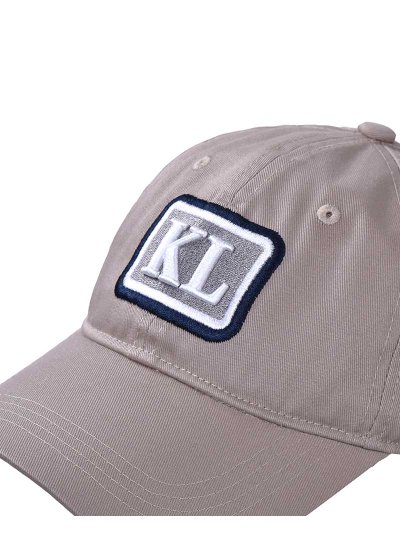 Beige cap with white, grey and navy blue embroidery – Elda model by Kingslan - imagen 2