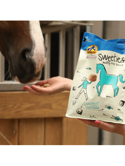 Golosinas saludables para caballos con sabor a vainilla y coco con vitaminas A,D,E-Sweeties 750g - Cavalor - imagen 3