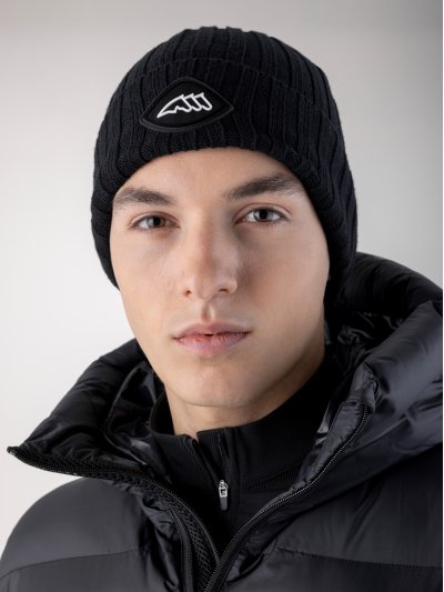 Gorro de punto negro con interior polar y el logotipo negro y blanco unisex - Equiline